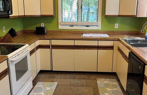 Ocean Pines House | 3BR charmer with hallway loft on large corner lot. Peaceful setting near ocean.