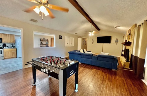 North San Antonio - SAT House | 3BR Furnished Retreat w/ Yard, BBQ & Fast Wi-Fi – San Antonio