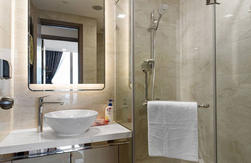 Hang Xanh Apartment | 3BR INSIDE Landmark 81 TALLEST BUILDING