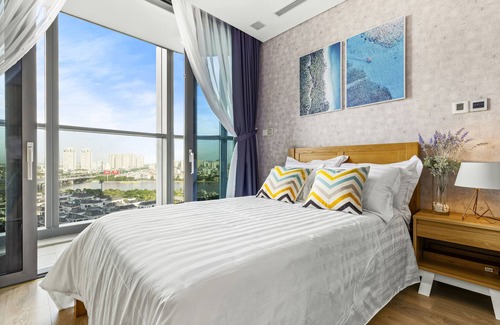 Hang Xanh Apartment | 3BR INSIDE Landmark 81 TALLEST BUILDING