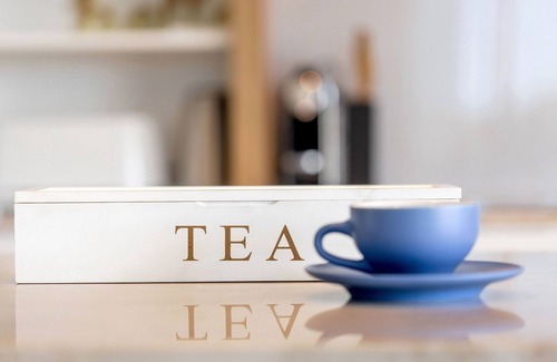 Bokarina Apartment | 3BR Lux Beachfront Escape - Pool Gym King bed