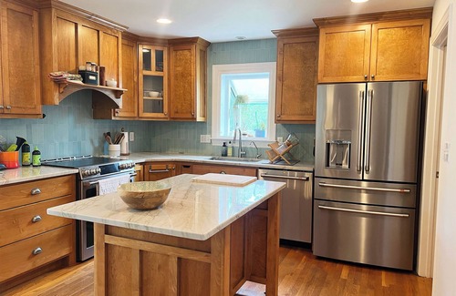 Joelton House | 3BR Midterm on acreage just outside of Nashville - gym, fire pit, and fireplace