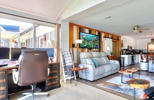Sherrills Ford Apartment | 3BR-Quiet Cove-Private Slip/Boat Ramp-Pet-Friendly