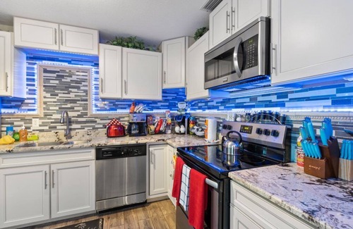 Spring Hill House | 3BR Roman Oasis: Caesar's Place + Heated Pool