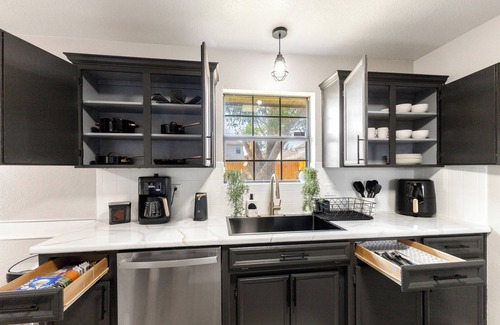 Killeen House | 3BR Smart Home w/Alexa + Backyard Retreat