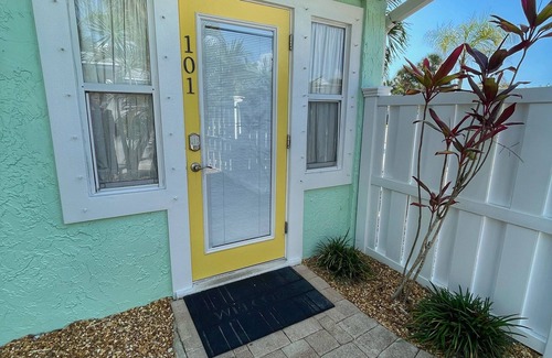 Port Canaveral Cottage | 3BR w/pool, Walk to Beach, Cozy Family Cottage