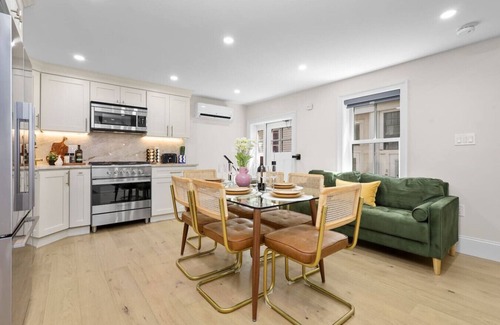 North End House | 3BR3Bth Entire House/Steps to Downtown & TD Garden