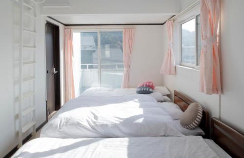 Nishikatsura Apartment | 3LDK MAX12名 富士山が見える一棟貸 スタイリッシュデザイン Villa Sena