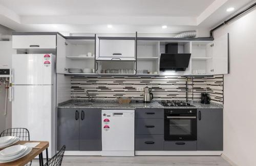 Antalya City Centre Apartment | 4-3 Yatak Odalı Büyük Daire Kaleiçi Yakını