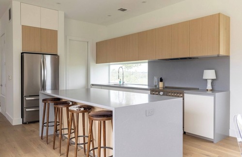 Carmine House | 4/4.5 Modern Gem