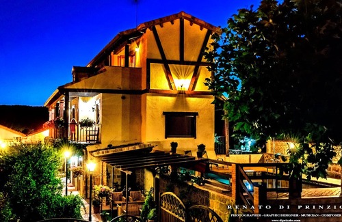 Colmenar del Arroyo Apartment | 4 accommodations with pool, garden and barbecues in an environment of nature.