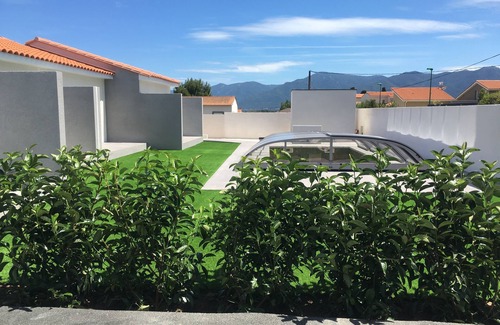 Saint-Jean-Lasseille Apartment | 4 apartments in a quiet country villa with pool, near the sea