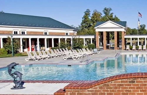 Berkeley Condo | 4 BDRM* SLEEPS 12* 2 KITCHENS* 2 LIVING RMS* 4 BATHRMS* BUSCH GARDENS 10 MILES*