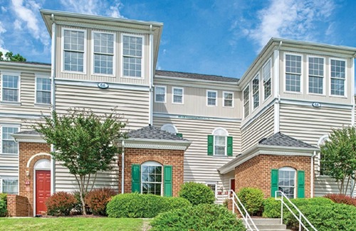 Berkeley Condo | 4 BDRM* SLEEPS 12* 2 KITCHENS* 2 LIVING RMS* 4 BATHRMS* BUSCH GARDENS 10 MILES*