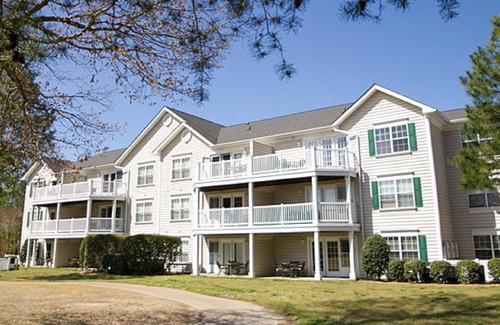 Berkeley Condo | 4 BDRM, SLEEPS 12, ONLY 10 MILES TO BUSCH GARDENS, 2 KITCHENS, 2 BATHS, BOOK NOW