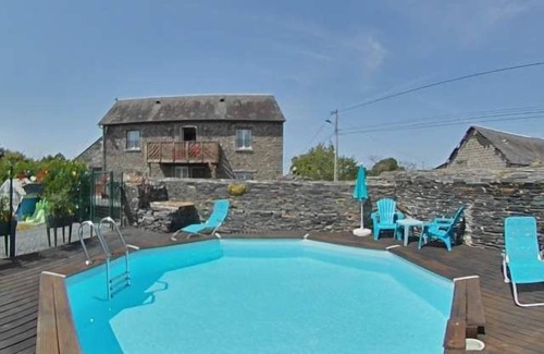 Javron les Chapelles House | 4 bed barn sleeps 8 private pool Chattemoue Javron