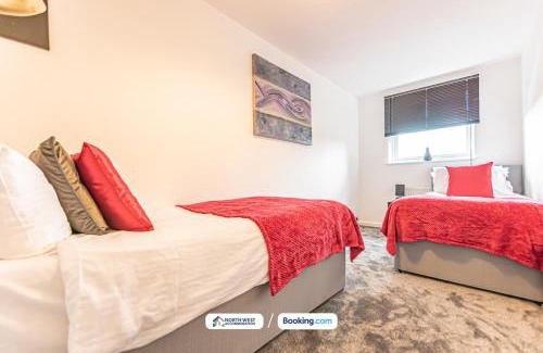 Lowton House | 4-Bed House in Lowton Ideal for Contractors & Families