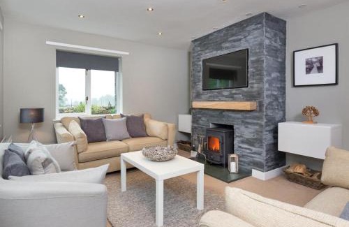 Borrowdale House | 4 Bed in Borrowdale SZ219