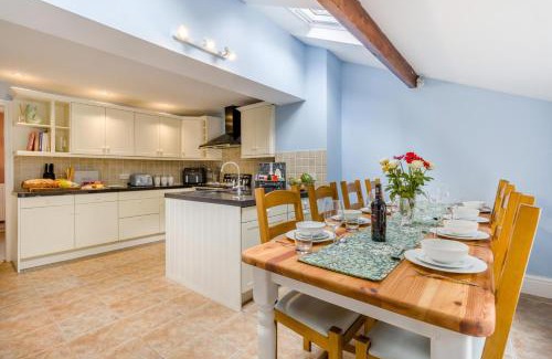 Whitchurch House | 4 Bed in Bronington oc-g32599