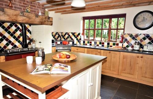 Tiverton House | 4 Bed in Uplowman 60110