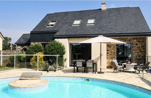 Saint-Germain-sur-Ay House | 4 bedroom accommodation in Saint-Germain-Sur-Ay