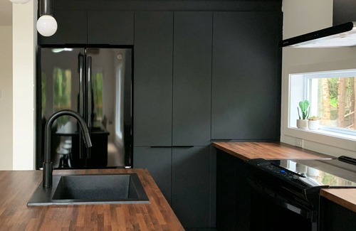 St-Adolphe-d'Howard Cottage | 4 bedrooms, 2 bathrooms, 2 livingrooms and offices surrounded by nature!