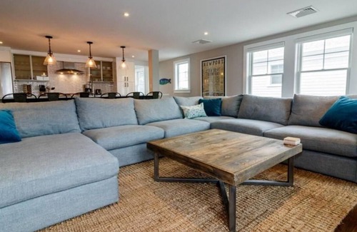 Yachting Village House | 4 bedroom/3 bath Newly built in the Heart of the Newport's yachting village