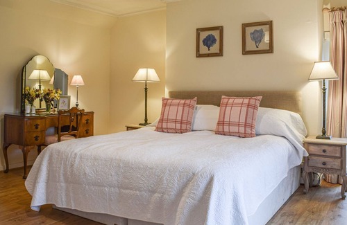 Perth Cottage | 4 bedroom accommodation in Perth