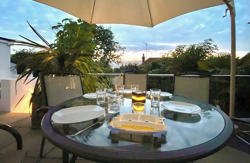 Poole Cottage | 4 bedroom accommodation in Poole