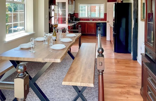 Poole Cottage | 4 bedroom accommodation in Poole