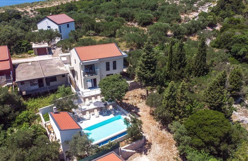 Kremena House | 4 bedroom amazing home in Kremena