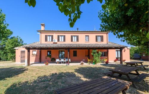 Urbania House | 4 Bedroom Awesome Home In Urbania