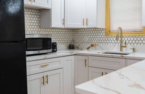 Upper Marlboro Bed & Breakfast | 4-bedroom bed & breakfast in fantastic Upper Marlboro with AC