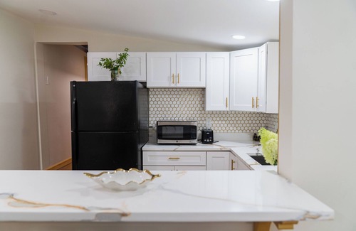 Upper Marlboro Bed & Breakfast | 4-bedroom bed & breakfast in fantastic Upper Marlboro with AC