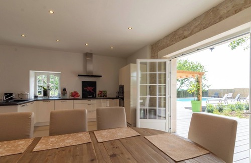 Louzac-Saint-Andre Cottage | 4 bedroom cottage set amongst the vineyards with own pool and garden
