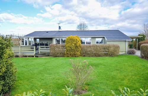 Skastrup Strand House | 4 bedroom cozy home in Bogense