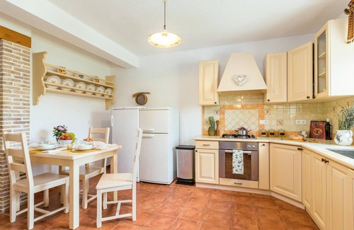 Muntic House | 4 bedroom cozy home in Pula