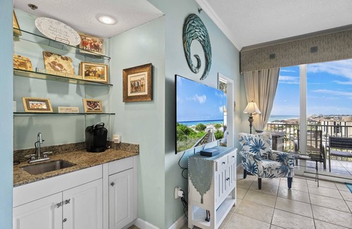 Fort Walton Beach - Destin Condo | 4 Bedroom Gulf View Condos Perfect for Family Vacation Leeward Key 1001