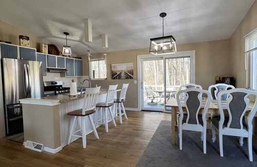 Bonnet Shores House | 4 Bedroom house for rent from May-AugustnSleeps 8