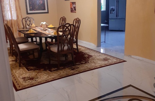 Boscobel House | 4 BEDROOM HOUSE