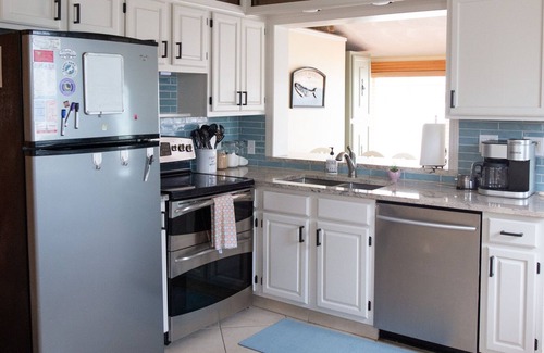 Narragansett House | 4 bedroom Ocean views-One Block To Scarborough Beach!