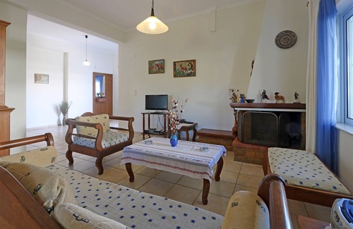 Kolymvari Villa | 4-bedroom Skoutelonas Villa with private pool