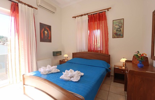 Kolymvari Villa | 4-bedroom Skoutelonas Villa with private pool