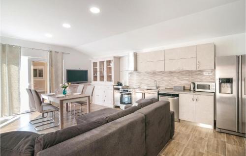 Neoric House | 4 Bedroom Stunning Home In Neoric