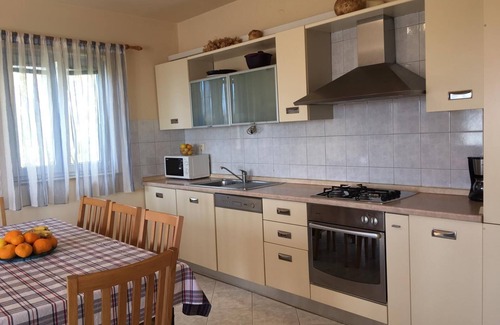 Privlaka Apartment | 4-BEDROOMS; PRIVATE POOL,BBQ, Quite area !