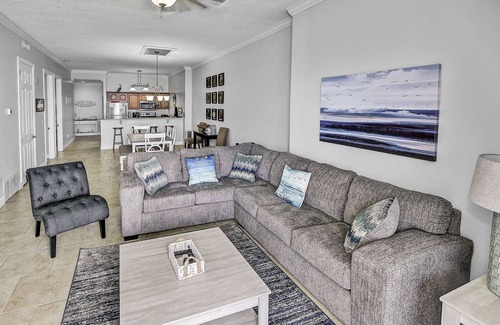 Panama City Beach Condo | 4 BR/3 Bath Luxury Oceanfront Penthouse Condo! Free Beach Service.