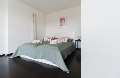 Mitte Apartment | 4 BR Apartment - ZENTRAL - GERÄUMIG - KÜCHE - TERRASSE - WIFI - KAFFEE - PARKHAUS