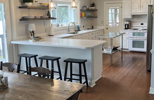 Seneca House | 4 BR- Lakefront and Mountain View home- Close to Clemson