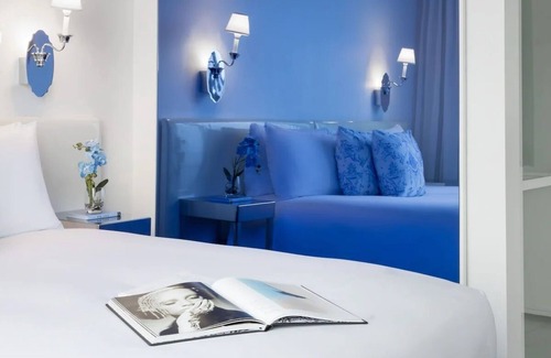 SoHo Hotel | 4 Elegant Deluxe Suites with Living Room! Offering sweeping views of NYC!