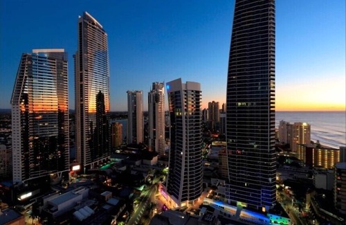 Surfers Paradise Apartment | 4 HUGE SMART TV"S - Level 31 3 bedroom Ocean H Residence